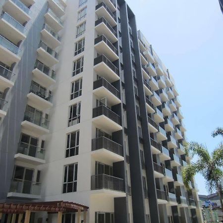 Palm Tree - Genlex Condominium Manila Eksteriør billede